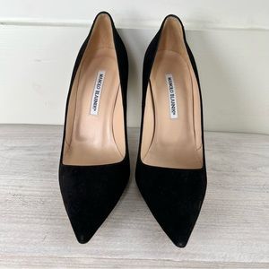 Manolo Blahnik BB Black Suede Pointed Toe Pumps size 8.5